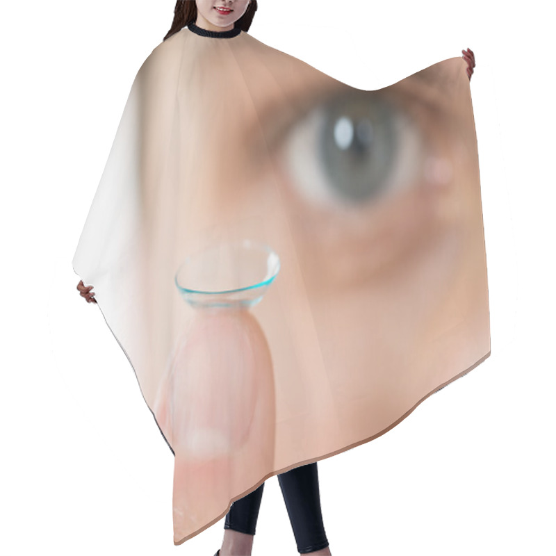 Personality  Man Holding Contact Lens Hair Cutting Cape