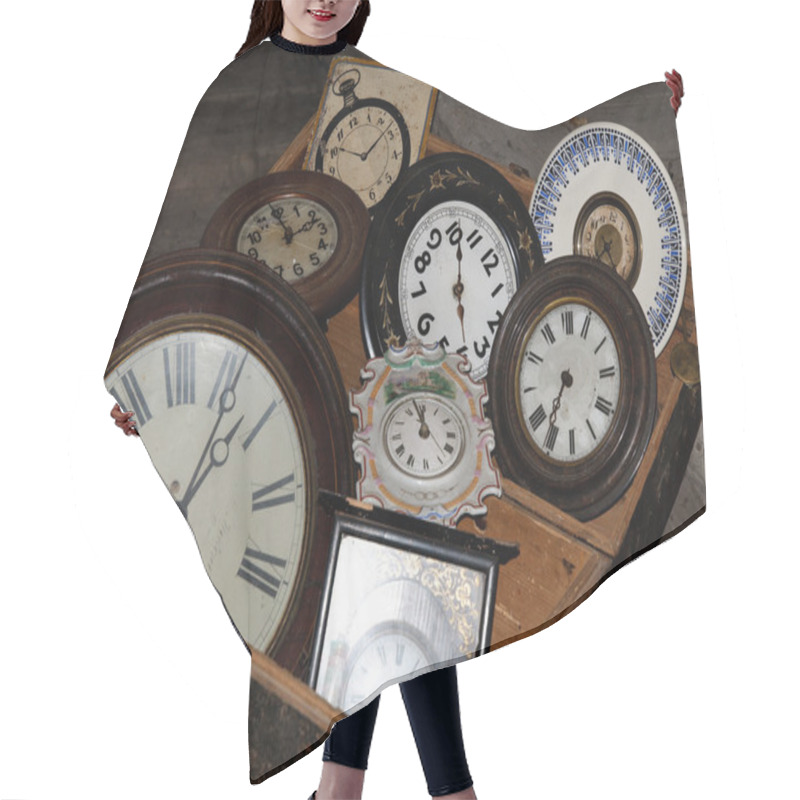 Personality  Group Of Old Clocks Hair Cutting Cape