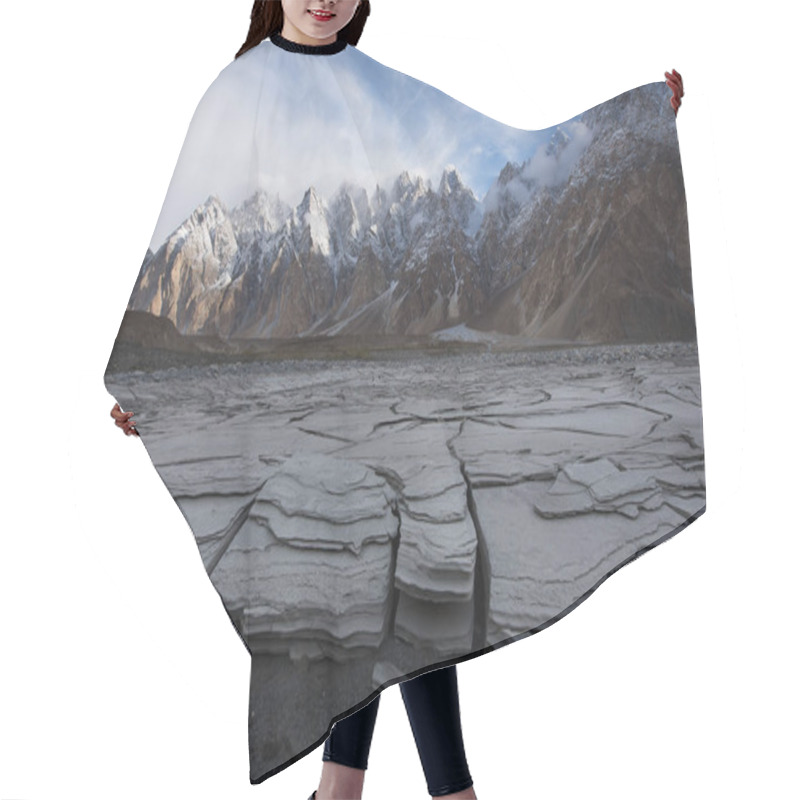 Personality  Passu Cones Or Passu Cathedral Mountain In Karakoram Range, Gilg Hair Cutting Cape