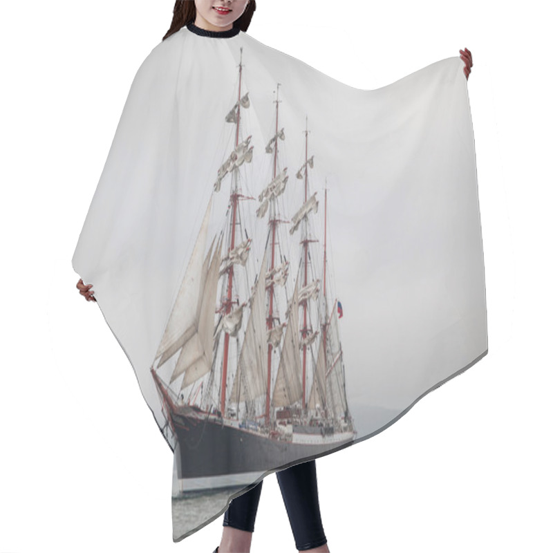 Personality  Old Ship Sailing In The Sea Hair Cutting Cape