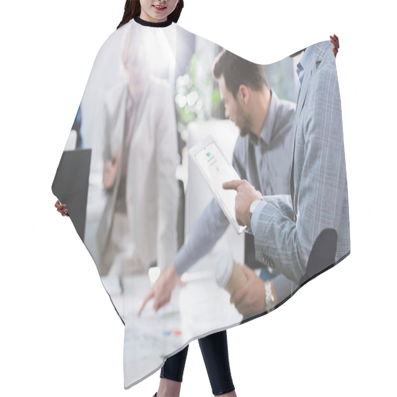 Personality  Businessman With Digital Tablet Hair Cutting Cape