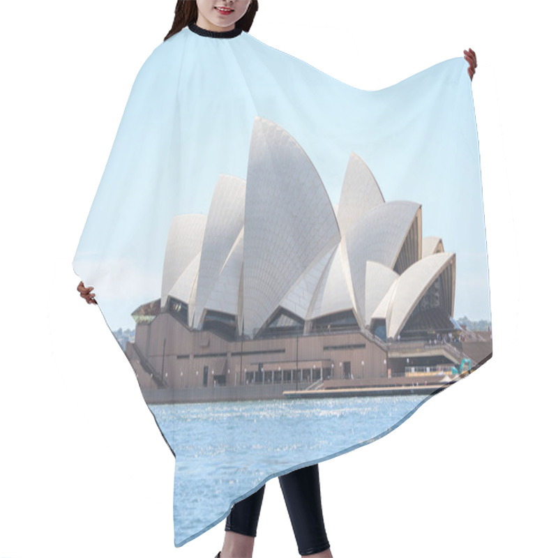 Personality  Sidney, Australia. 21th February, 2023: Views Of Sidney Opera House And Harbour Hair Cutting Cape