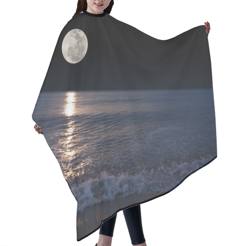 Personality  Full Moon Hair Cutting Cape