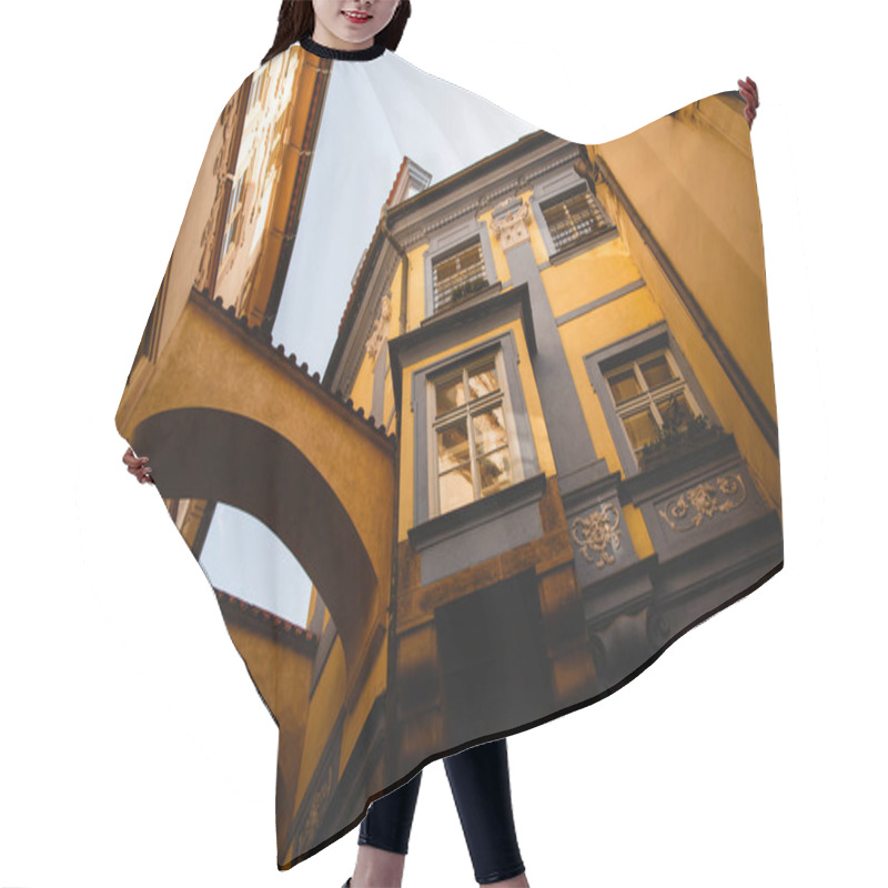 Personality  old town hair cutting cape