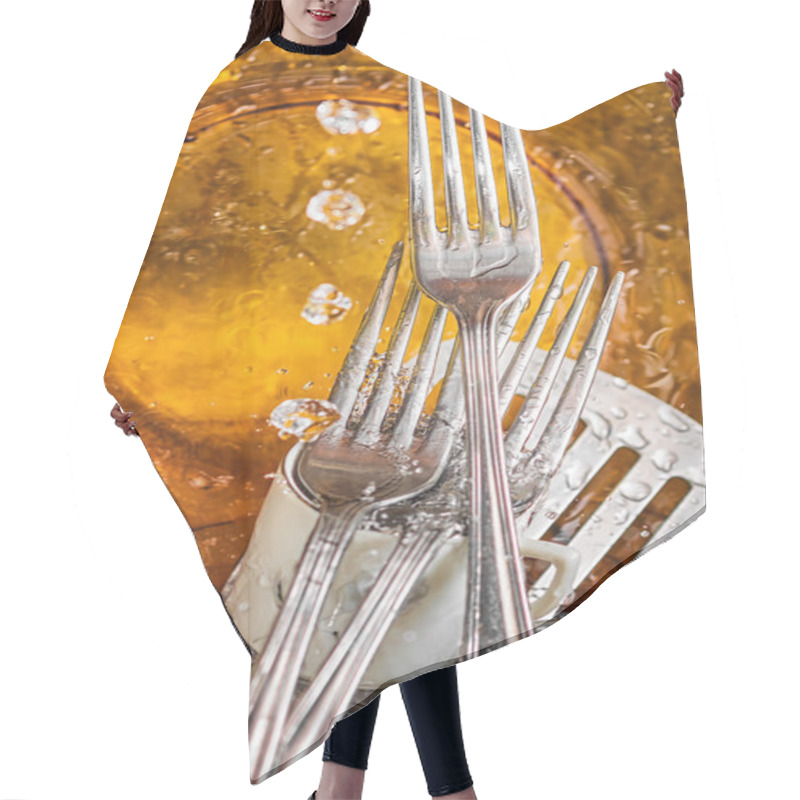 Personality  Metallic Silverware And Dishes Washed With Water Hair Cutting Cape