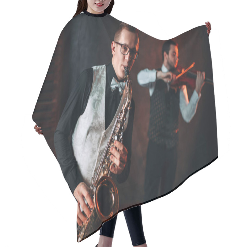 Personality  Male Musicians Playing Saxophone And Violin Hair Cutting Cape