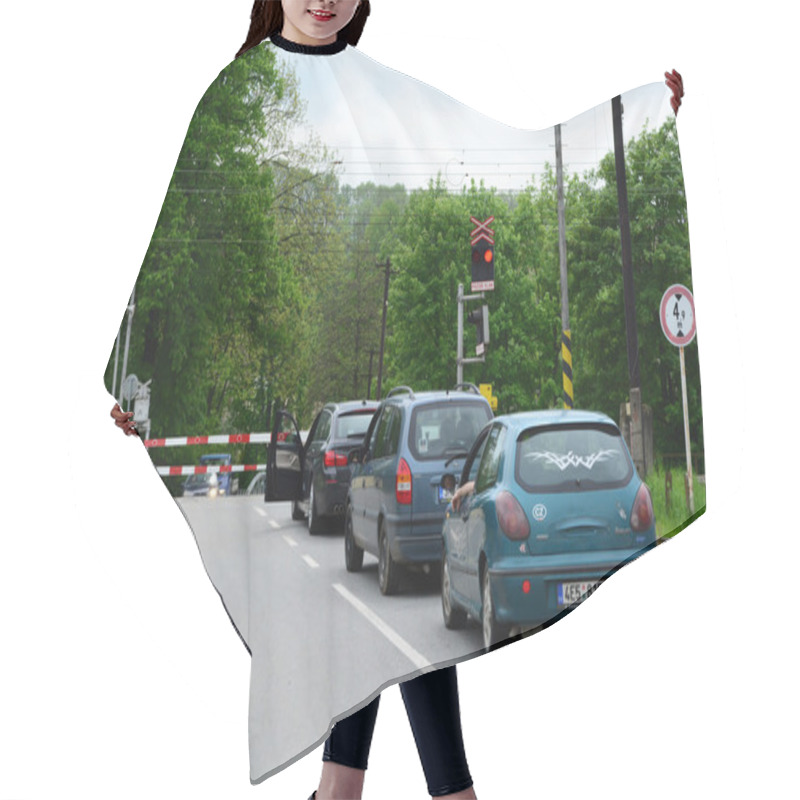 Personality  Cars On Level Crossing Hair Cutting Cape