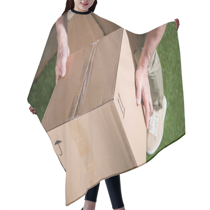 Personality  Man With Cardboard Boxes  Hair Cutting Cape