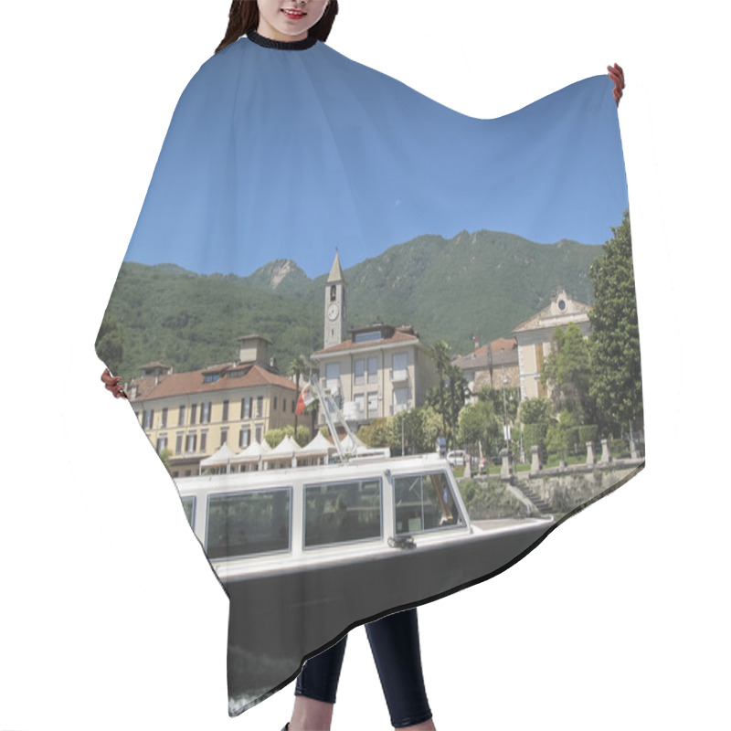 Personality  Motor Boat On Lake Hair Cutting Cape