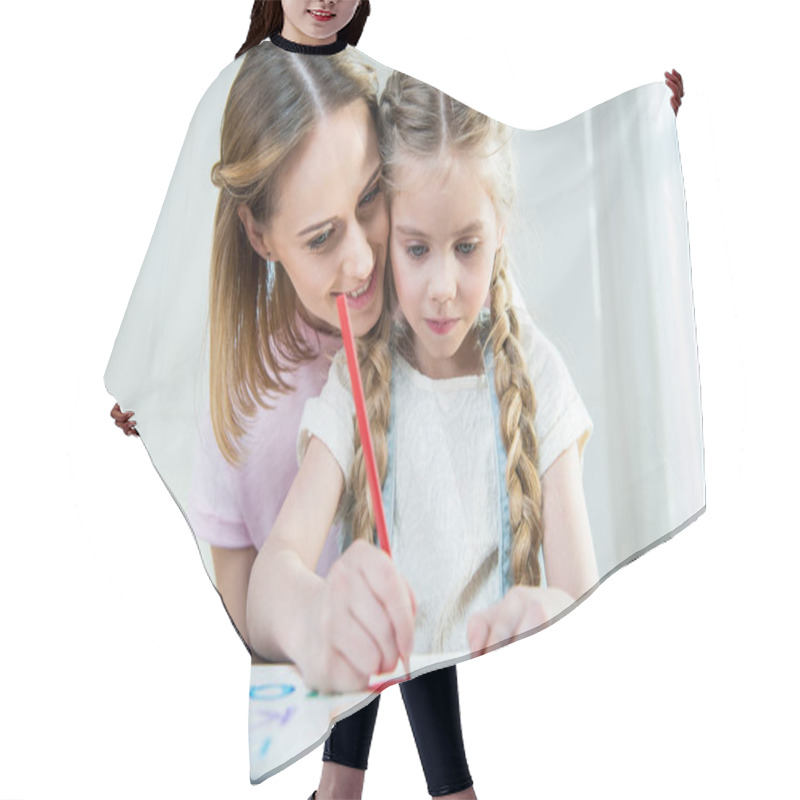 Personality  Mother And Daughter Drawing  Hair Cutting Cape