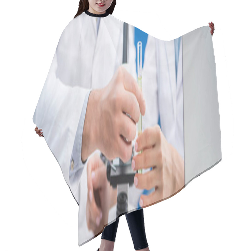 Personality  Panoramic Shot Of Molecular Nutritionists Holding Test Tube In Lab  Hair Cutting Cape