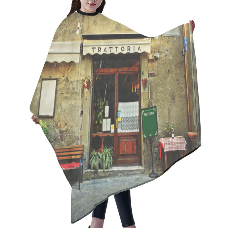 Personality  Italian Restaurant Hair Cutting Cape