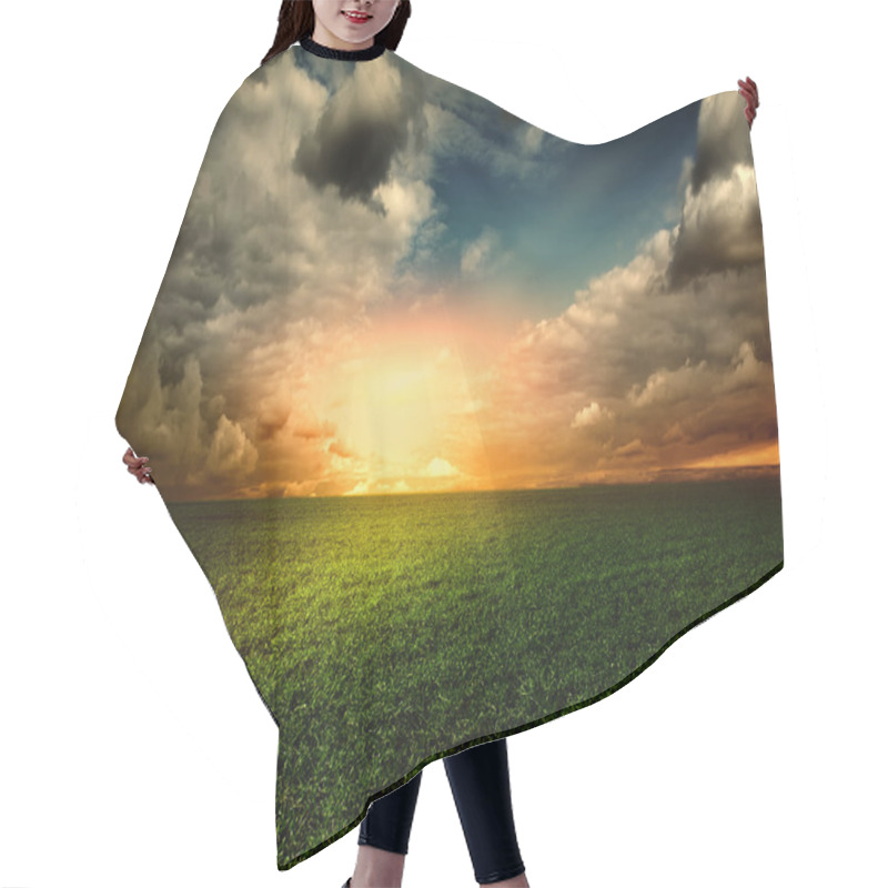 Personality  Green Grass Hair Cutting Cape