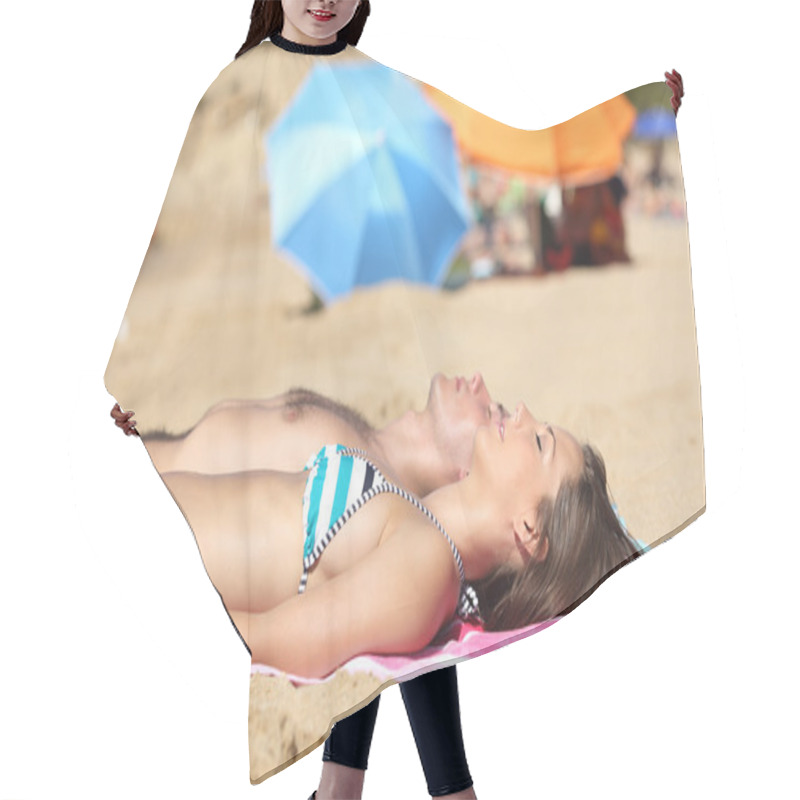 Personality  Sunbather Couple Sunbathing On The Beach Hair Cutting Cape