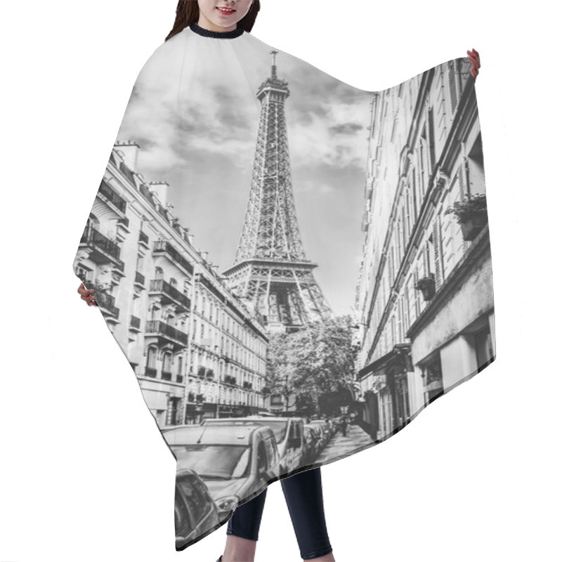 Personality  Eiffel Tower Seen From Street Hair Cutting Cape