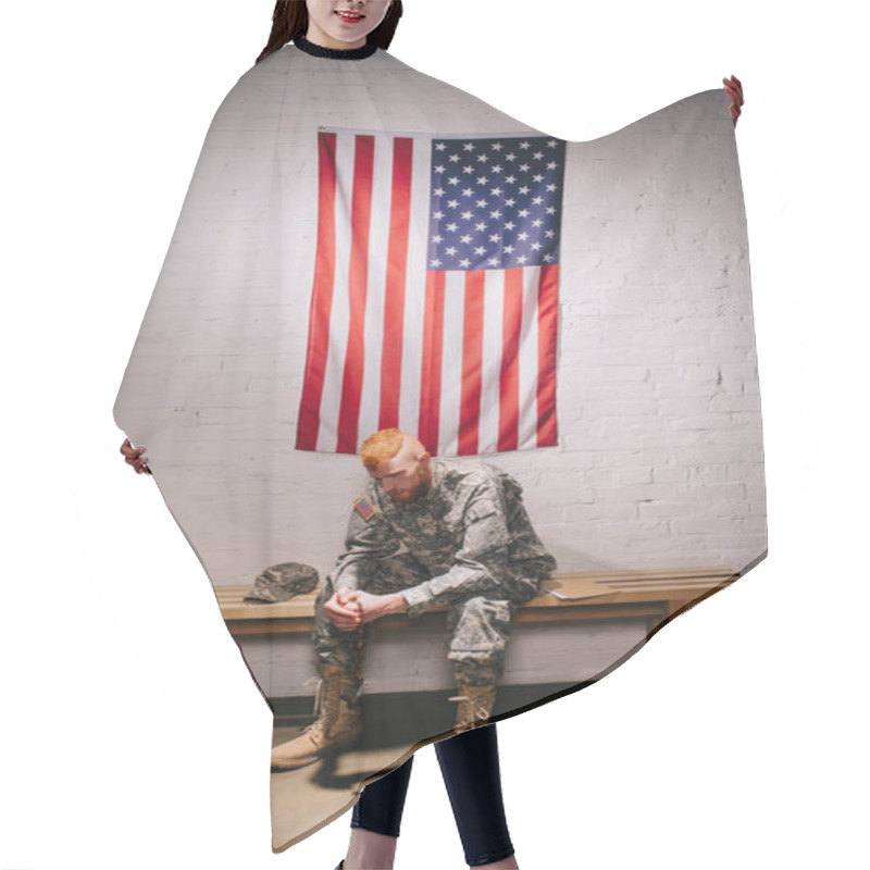 Personality  Soldier In Military Uniform Sitting On Wooden Bench With American Flag On White Brick Wall Behind, 4th July Holiday Concept Hair Cutting Cape