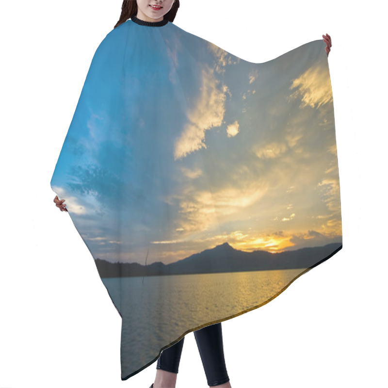 Personality  Sunset Hair Cutting Cape