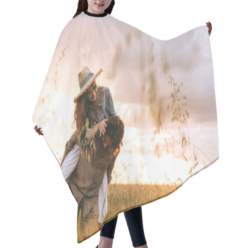 Personality  Piggybacking Hair Cutting Cape