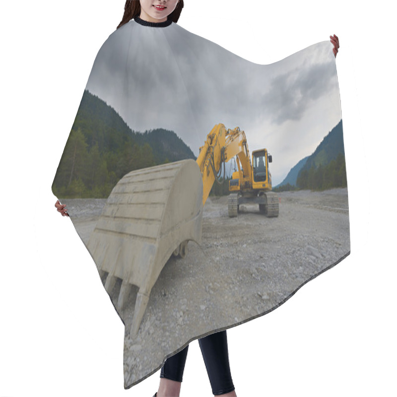 Personality  Orange Mechanical Shovel Excavator Hair Cutting Cape