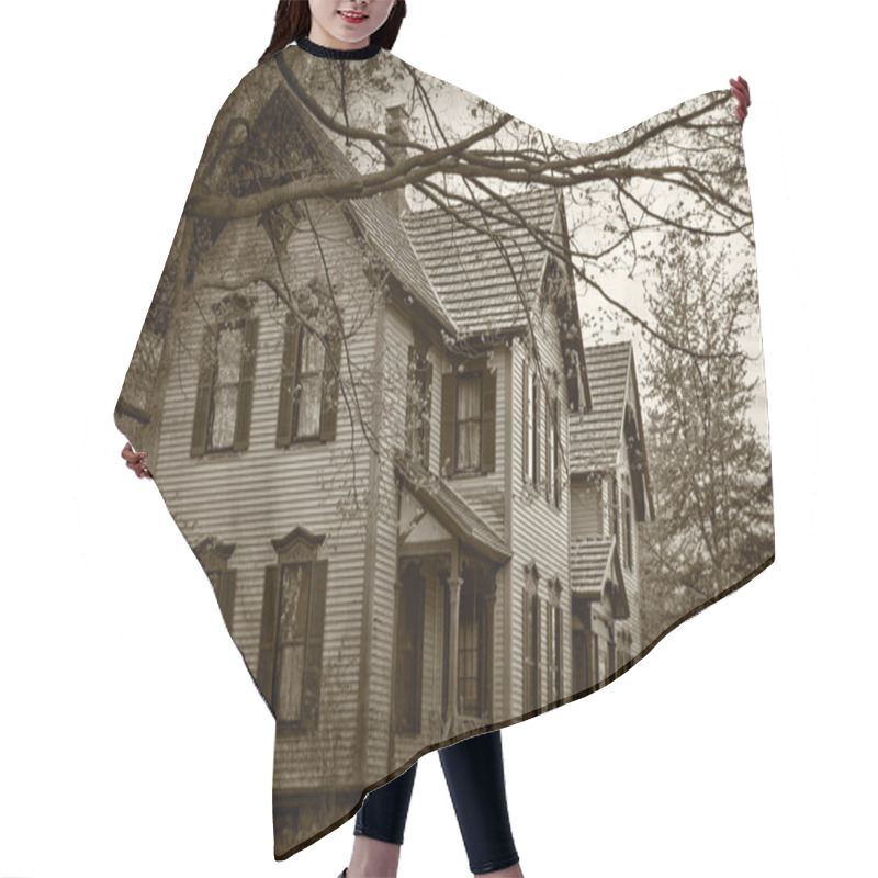 Personality  Spooky Old House Hair Cutting Cape