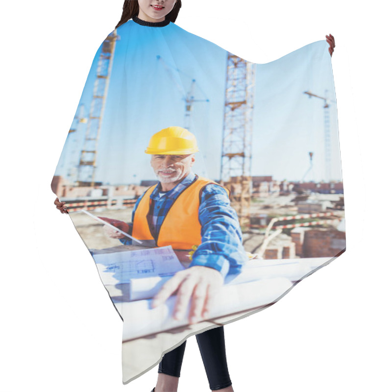 Personality  Construction Worker With Building Plans Hair Cutting Cape