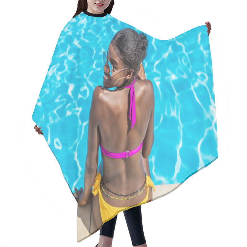 Personality  Woman Near Swimming Pool At Resort Hair Cutting Cape