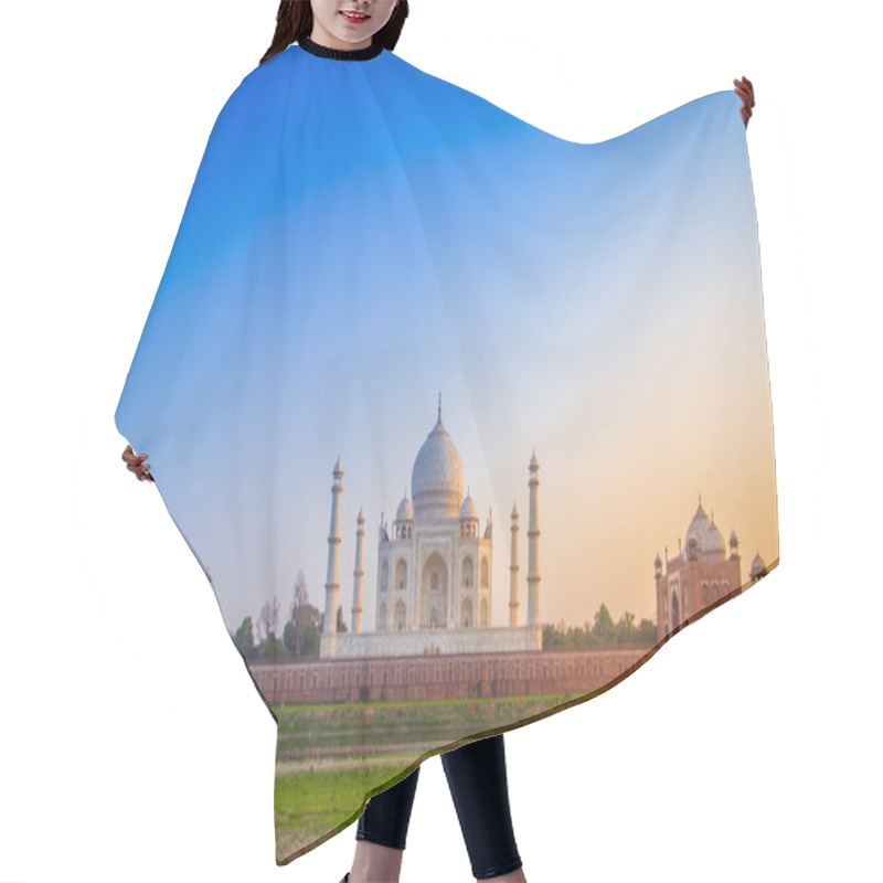 Personality  Taj Mahal From North Side Hair Cutting Cape