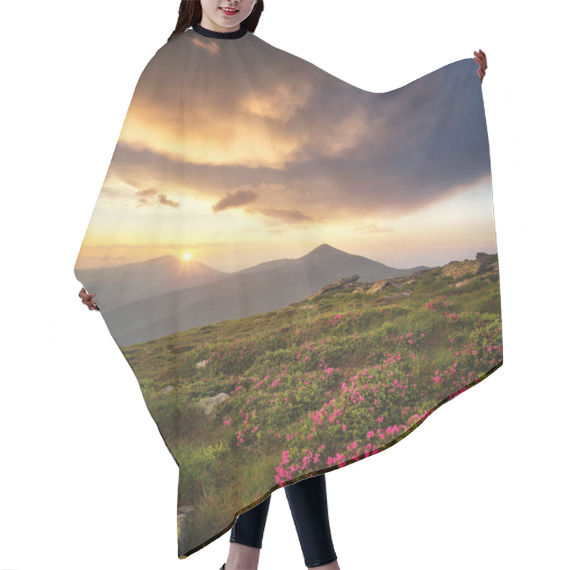 Personality  Flowers On The Mountain Field Hair Cutting Cape