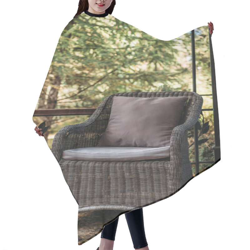 Personality  Wicker Armchair Hair Cutting Cape