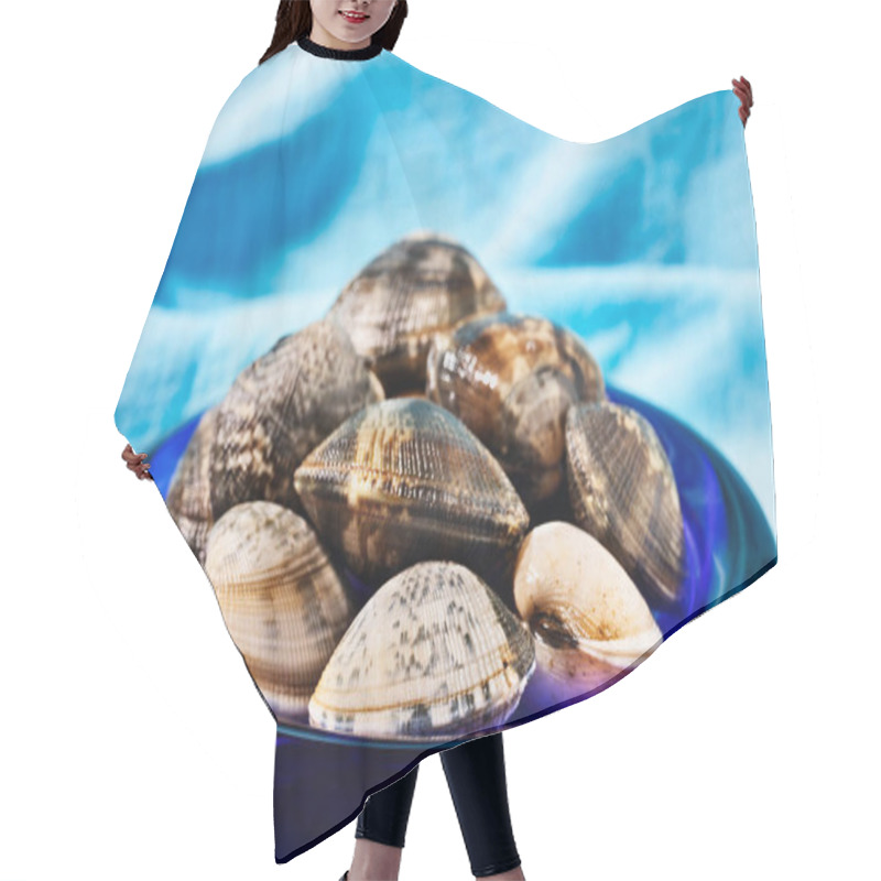 Personality  Plate With Uncooked Clams ,edible  Bivalve Mollusc ,  Hair Cutting Cape