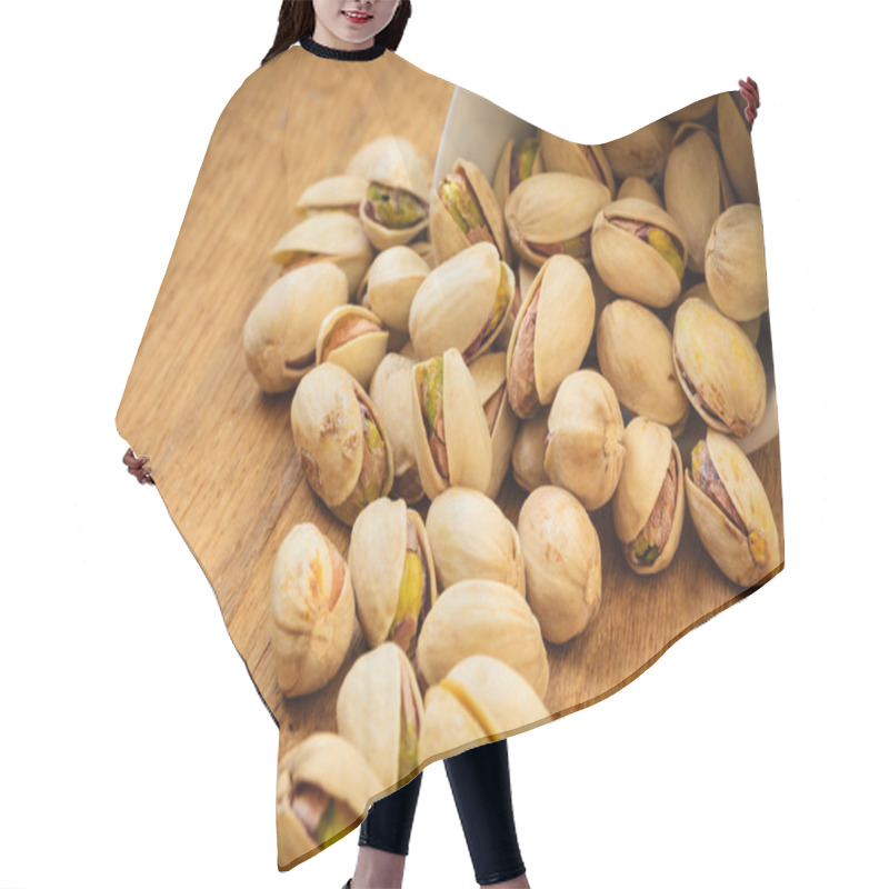 Personality  Roasted Pistachio Nuts Hair Cutting Cape