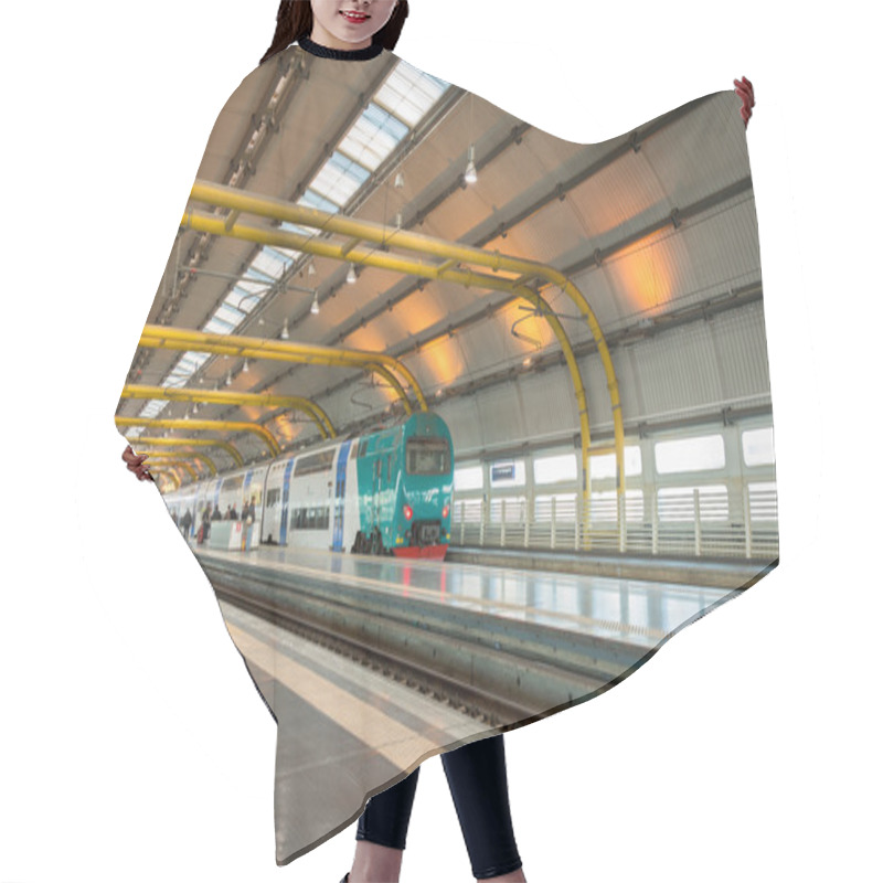 Personality  Rome Fiumicino Airport Railway Station Hair Cutting Cape