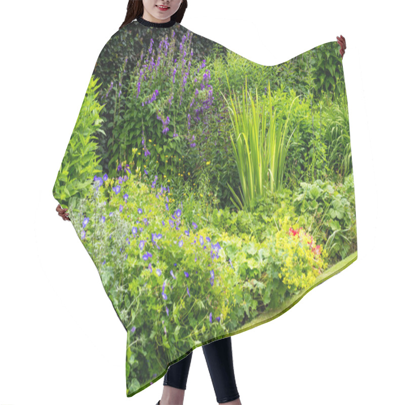 Personality  Beautiful Walled Garden Hair Cutting Cape