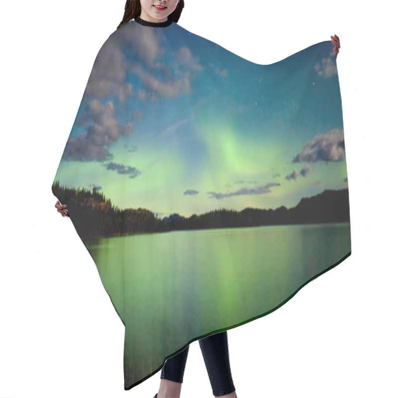 Personality  Aurora Borealis (Northern Lights) Display Hair Cutting Cape