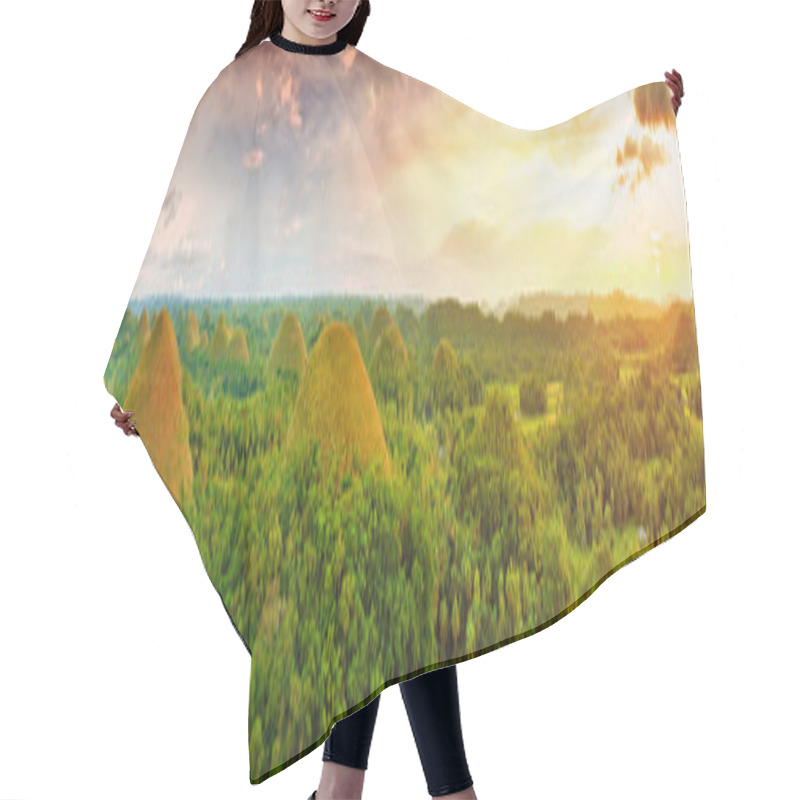 Personality  Chocolate Hills Hair Cutting Cape