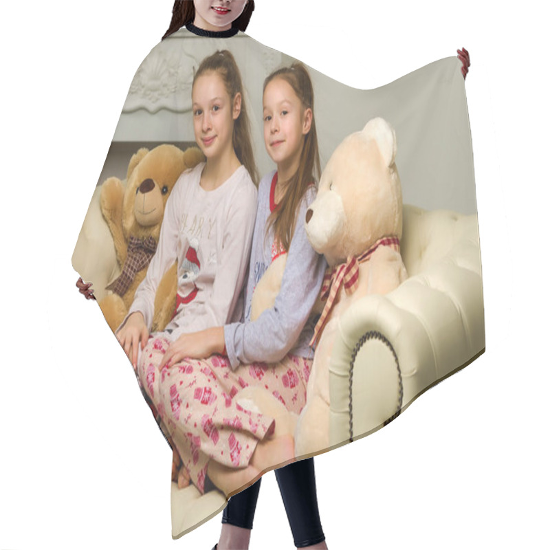 Personality  Beautiful Girls In Pajamas Sitting On The Sofa With Big Teddy Bears. Hair Cutting Cape