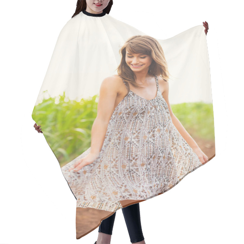 Personality  Girl Walking In The Field Hair Cutting Cape