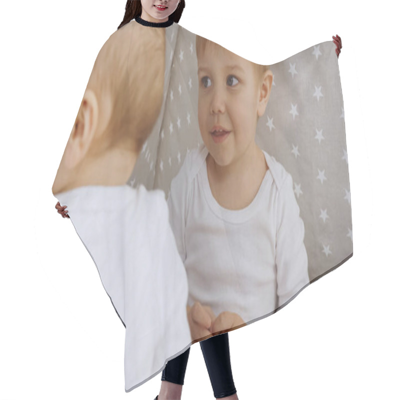 Personality  Cute Toddler Siblings Playing Together In Baby Wigwam Hair Cutting Cape