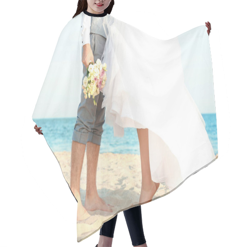 Personality  Happy Wedding Couple On Sea Beach Hair Cutting Cape