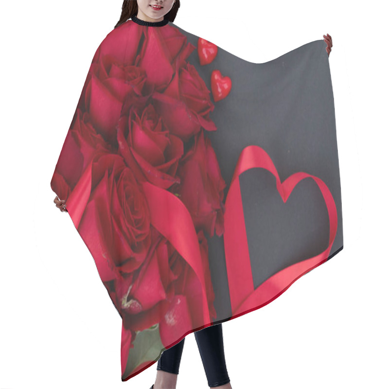 Personality  Red Blooming Roses On Wood Hair Cutting Cape