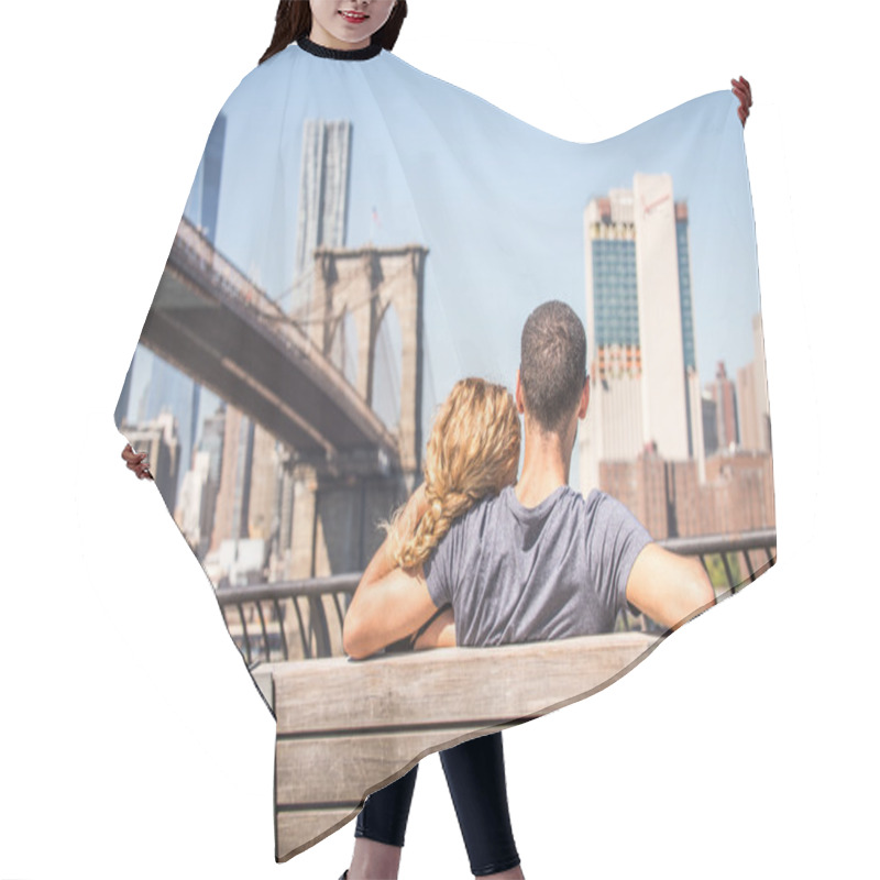 Personality  Couple In Love In New York Hair Cutting Cape