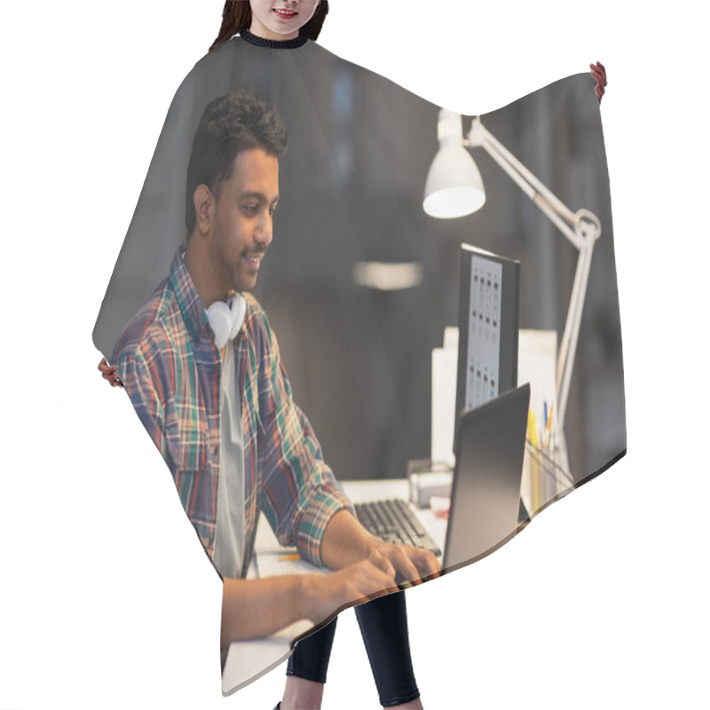 Personality  Creative Man With Laptop Working At Night Office Hair Cutting Cape