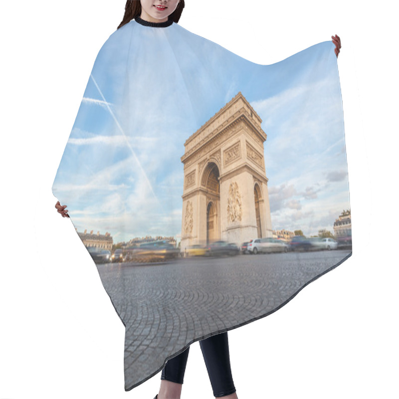 Personality  Arch De Triomphe In Paris Hair Cutting Cape