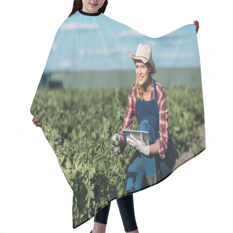 Personality  Farmer Working With Digital Tablet Hair Cutting Cape