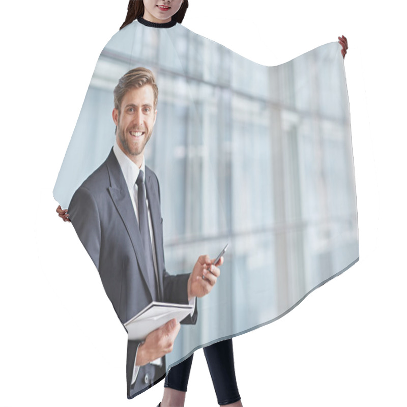 Personality  Businessman Smiling And Holding Phone And Notes Hair Cutting Cape