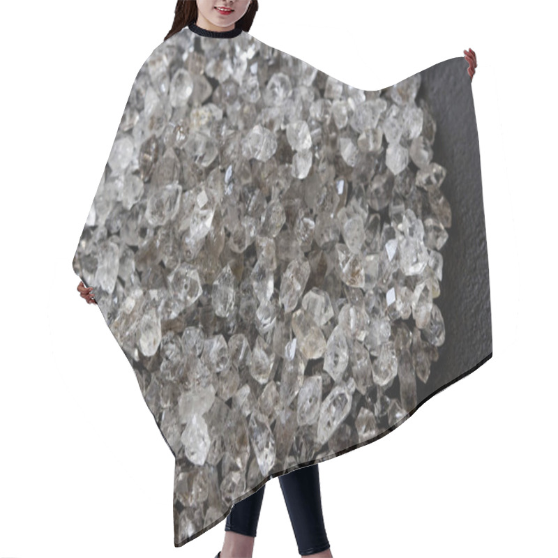 Personality  Scattered Diamonds On A Black Background. Raw Diamonds And Minin Hair Cutting Cape