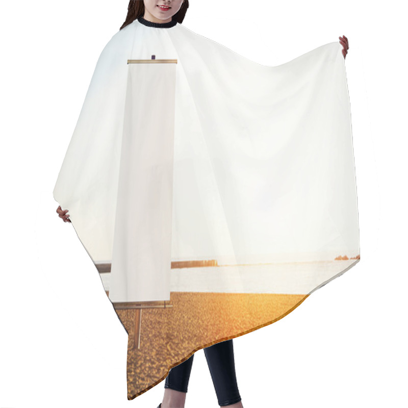 Personality  Empty Vertical Banner Hair Cutting Cape