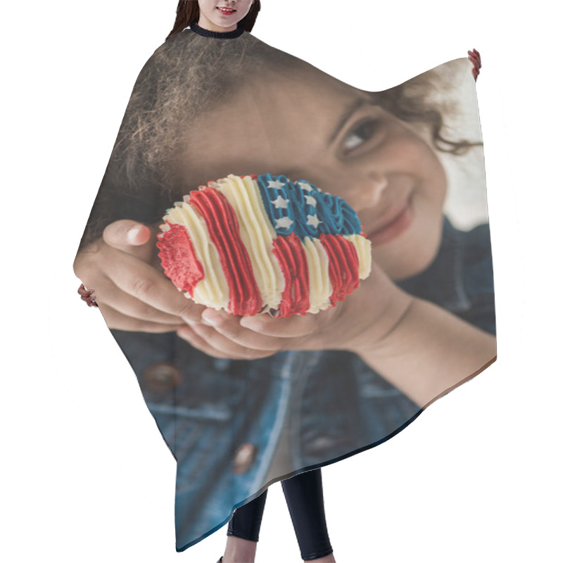 Personality  Girl With American Flag Muffin Hair Cutting Cape