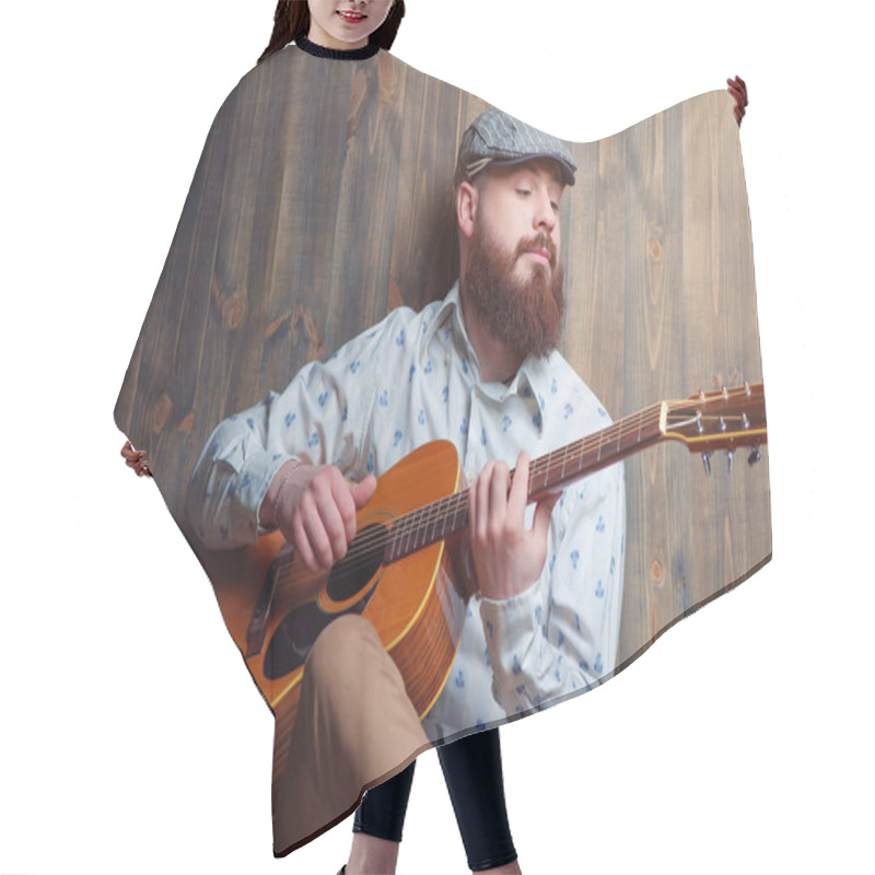 Personality  Bearded Man Playing Acoustic Guitar Hair Cutting Cape