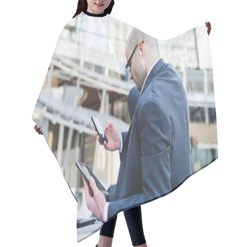 Personality  Successful Elegant Fashionable Businessman Using Tablet Hair Cutting Cape